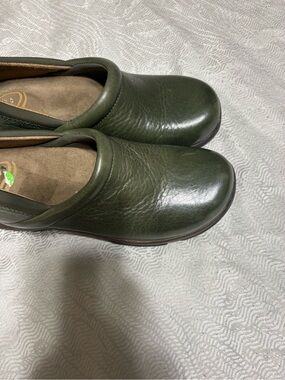 Dansko Hunter Green Size 8 Shoes